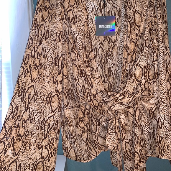 Misguided Plunge blouse snake print - Picture 2 of 4